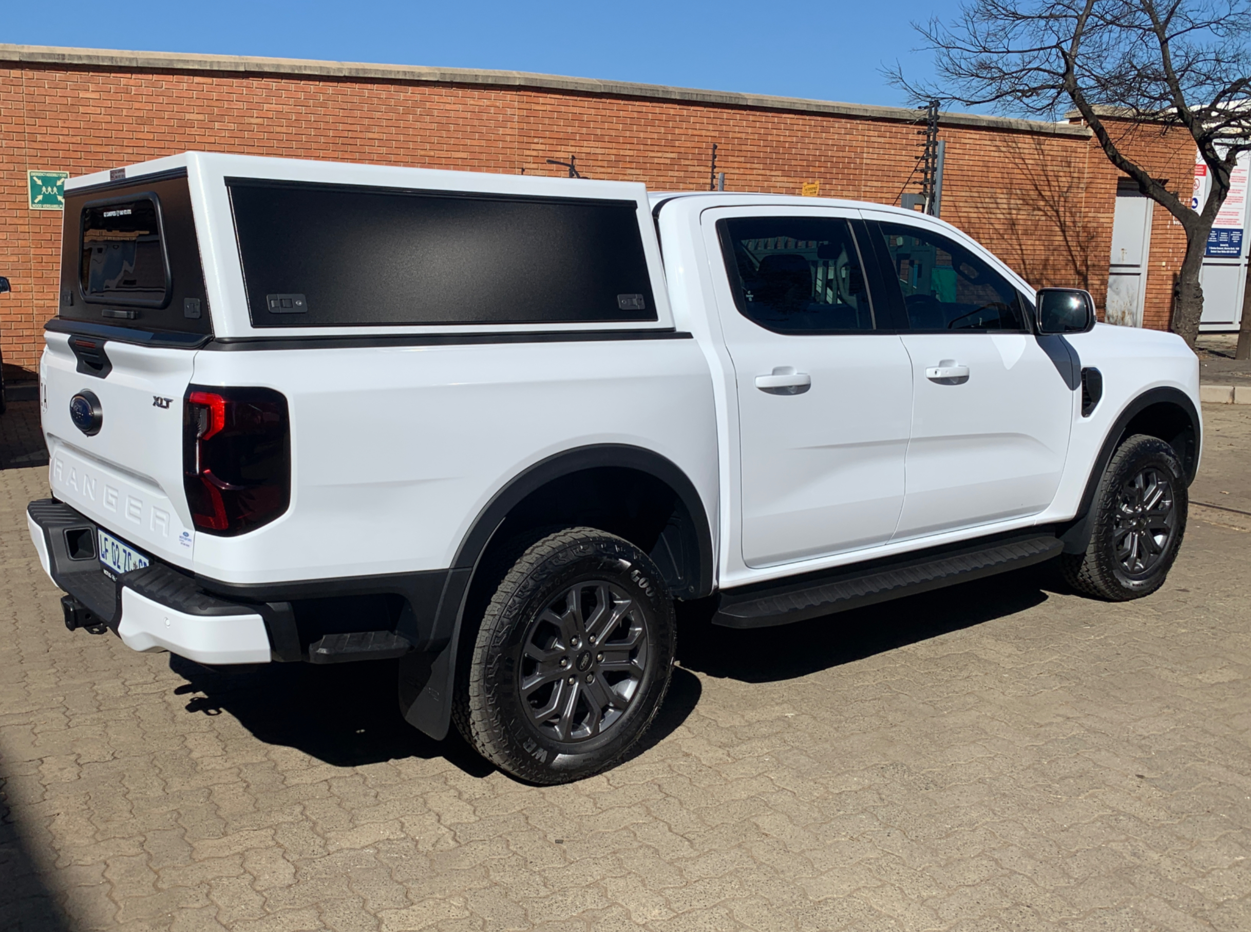 Ford Ranger (2023+) Double Cab Canopy — Mid Range